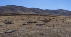 Yıldızeli ilçe merkezindeki, eski adıyla Norahn-Yenihan'daki Ermeni mezarlığı